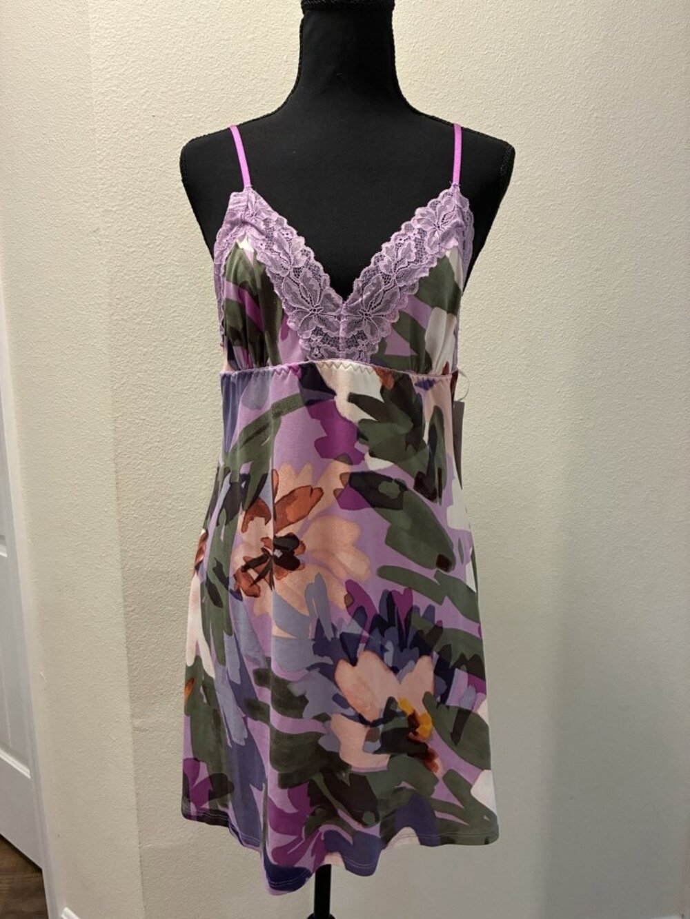 Linea Donatella Printed Sleeveless Chemise In Violet Size Medium